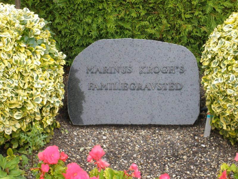 Marinus Krogh's familiegravsted.JPG